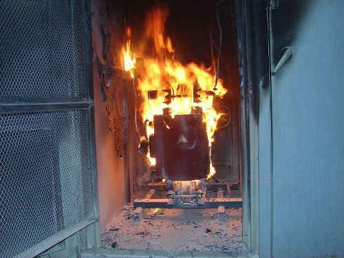 夏日炎炎，北京創(chuàng)聯(lián)匯通電氣教你必備油浸式變壓器防火常識